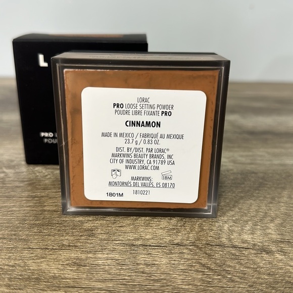 LORAC Pro Loose Setting Powder in Cinnamon ultra blurring, light diffusing - Picture 7 of 9